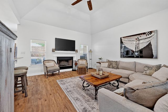 38 Lone Oak Boulevard, Pottsboro, TX 75076