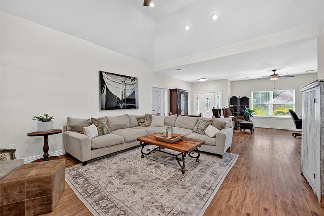 38 Lone Oak Boulevard, Pottsboro, TX 75076