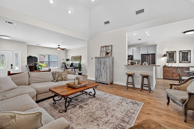 38 Lone Oak Boulevard, Pottsboro, TX 75076