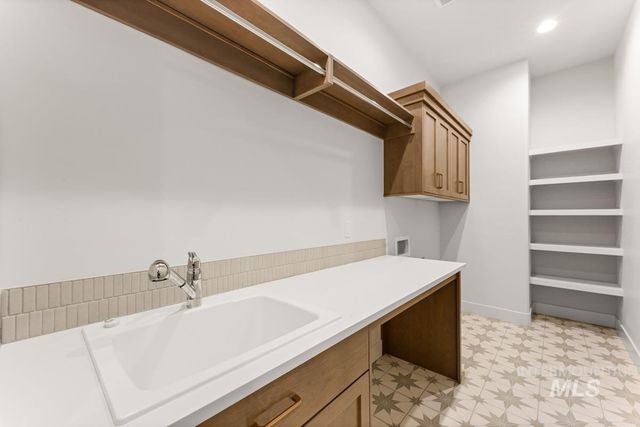 9121 W River Otter Dr, Boise, ID 83714