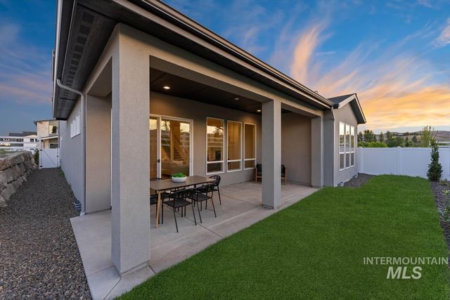 9121 W River Otter Dr, Boise, ID 83714