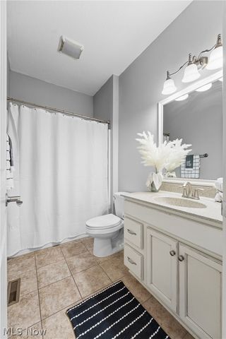 8888 Scotsbury Street NW, Massillon, OH 44646