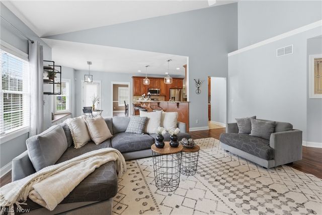 8888 Scotsbury Street NW, Massillon, OH 44646