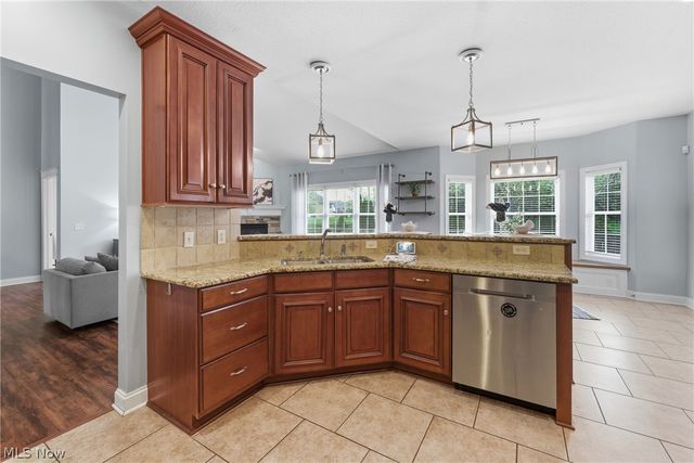 8888 Scotsbury Street NW, Massillon, OH 44646