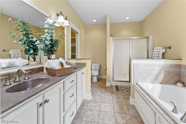 8888 Scotsbury Street NW, Massillon, OH 44646