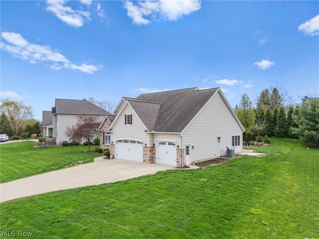 8888 Scotsbury Street NW, Massillon, OH 44646