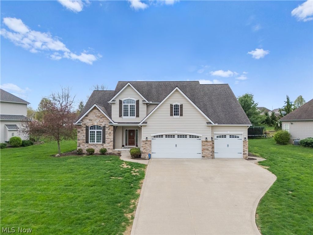 8888 Scotsbury Street NW, Massillon, OH 44646