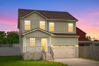 305 Peterson Ln, Clarksville, TN 37040