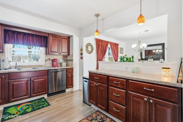 1016 Longboat Avenue, Beachwood, NJ 08722