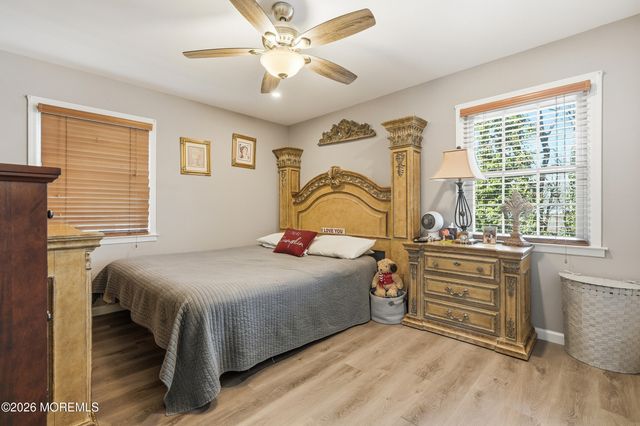 1016 Longboat Avenue, Beachwood, NJ 08722