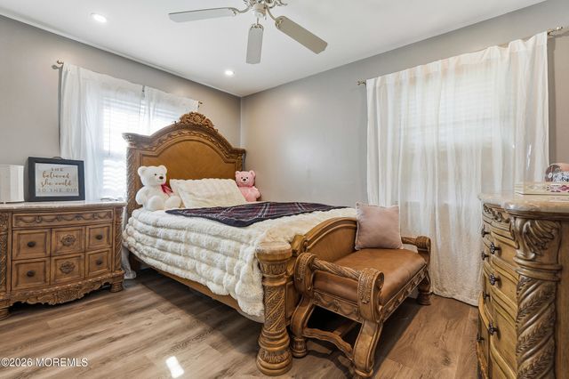 1016 Longboat Avenue, Beachwood, NJ 08722