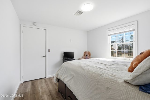 1016 Longboat Avenue, Beachwood, NJ 08722