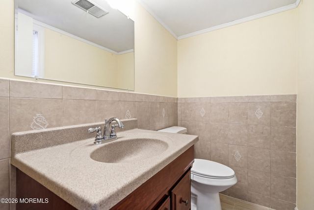 1016 Longboat Avenue, Beachwood, NJ 08722