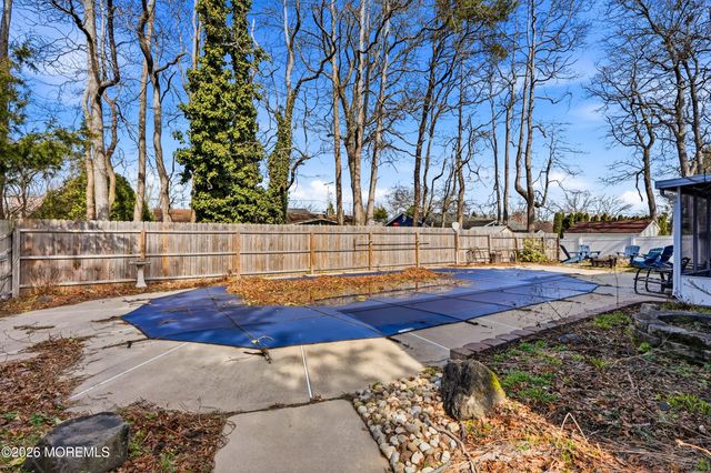 1016 Longboat Avenue, Beachwood, NJ 08722