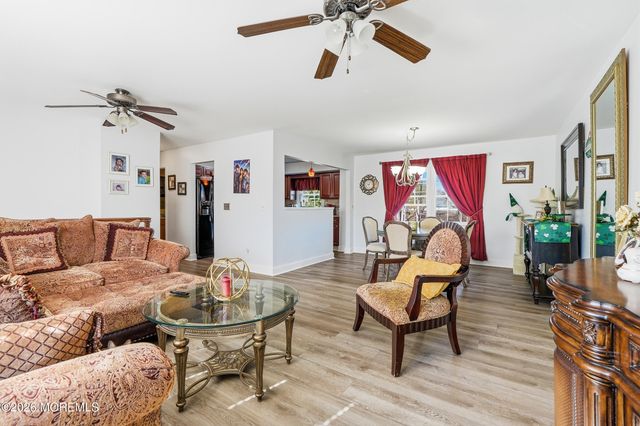 1016 Longboat Avenue, Beachwood, NJ 08722