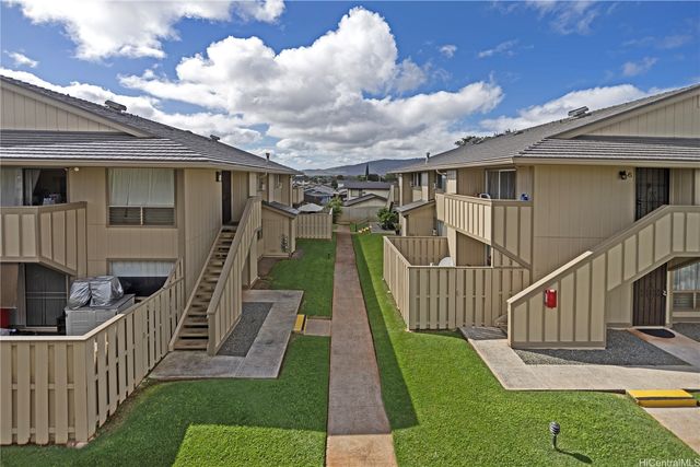 94-1155 Mopua Loop N8, Waipahu, HI 96797