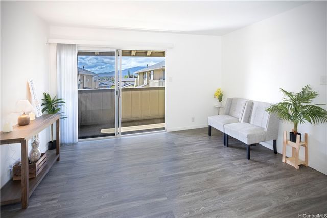 94-1155 Mopua Loop N8, Waipahu, HI 96797