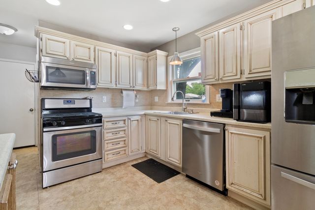 1751 N Lafayette Street, Griffith, IN 46319