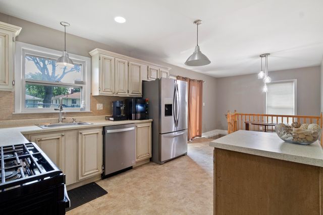 1751 N Lafayette Street, Griffith, IN 46319