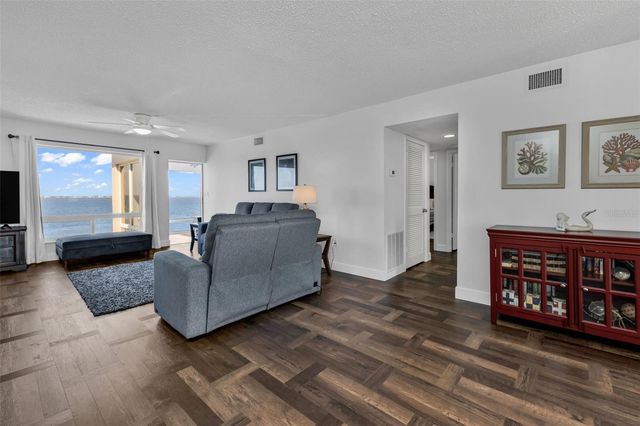 1 COLONY POINT DRIVE 13C, Punta Gorda, FL 33950