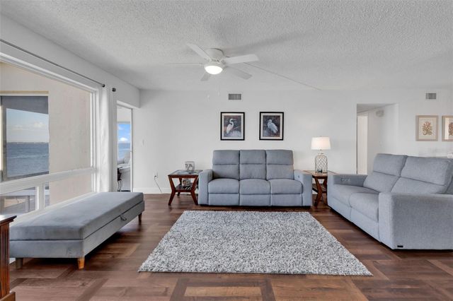 1 COLONY POINT DRIVE 13C, Punta Gorda, FL 33950