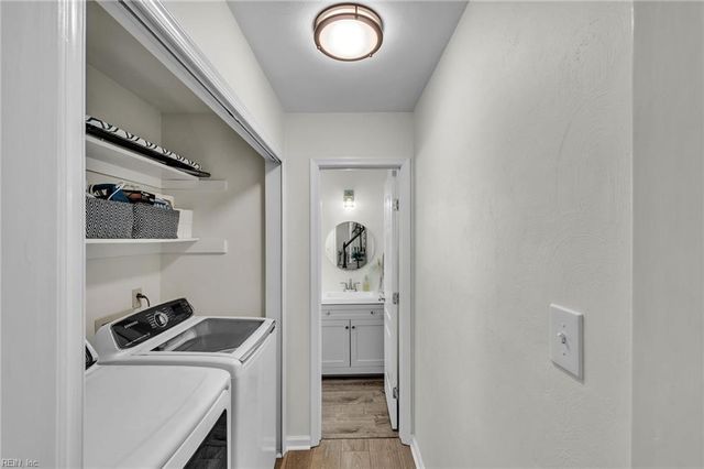 445 Broad Bend CIR, Chesapeake, VA 23320