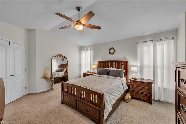 445 Broad Bend CIR, Chesapeake, VA 23320
