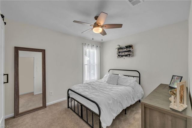 445 Broad Bend CIR, Chesapeake, VA 23320