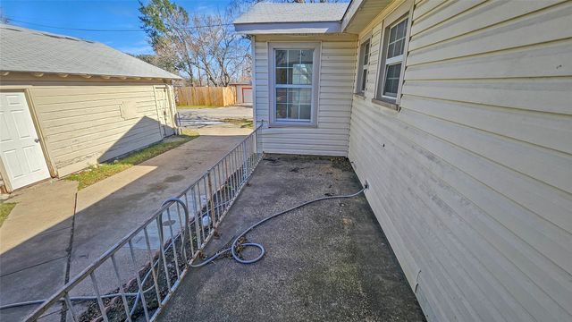 301 Buhler Drive, Garland, TX 75040