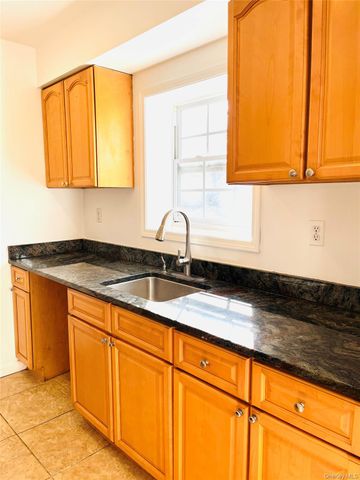 8281 88th Place, Glendale, NY 11385