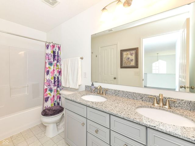 5583 W Port Drive, Mccordsville, IN 46055