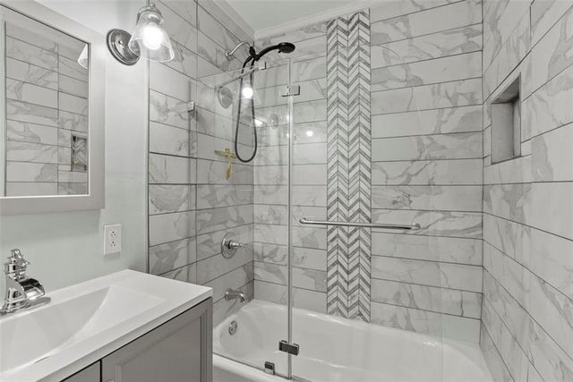 2349 Meadow Isle Lane, Lawrenceville, GA 30043