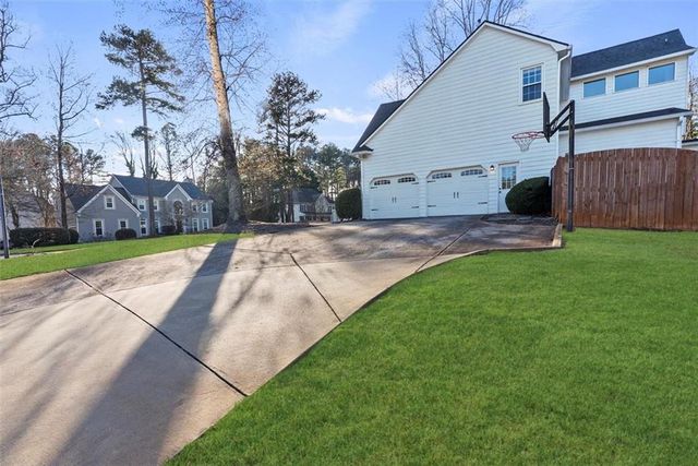 2349 Meadow Isle Lane, Lawrenceville, GA 30043