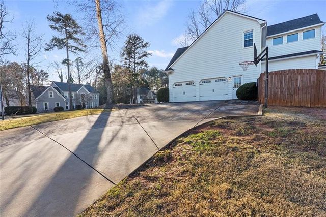 2349 Meadow Isle Lane, Lawrenceville, GA 30043