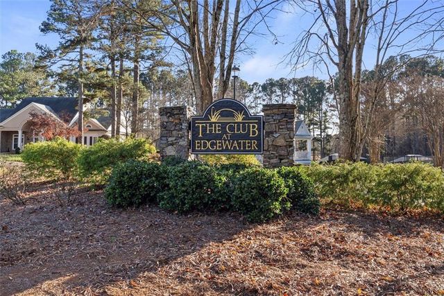 2349 Meadow Isle Lane, Lawrenceville, GA 30043