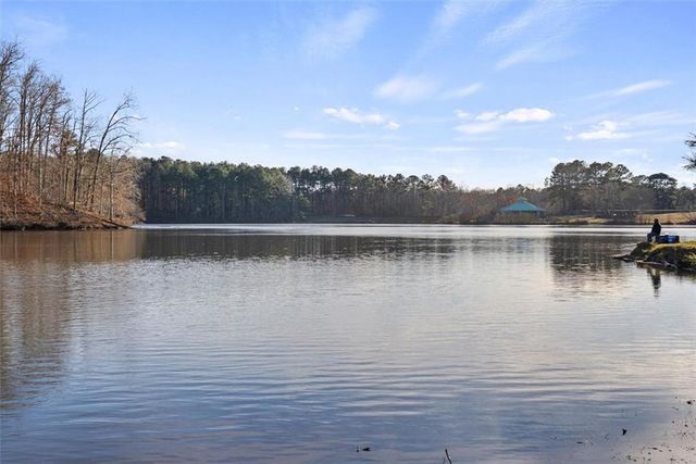 2349 Meadow Isle Lane, Lawrenceville, GA 30043