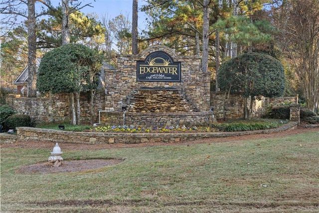 2349 Meadow Isle Lane, Lawrenceville, GA 30043