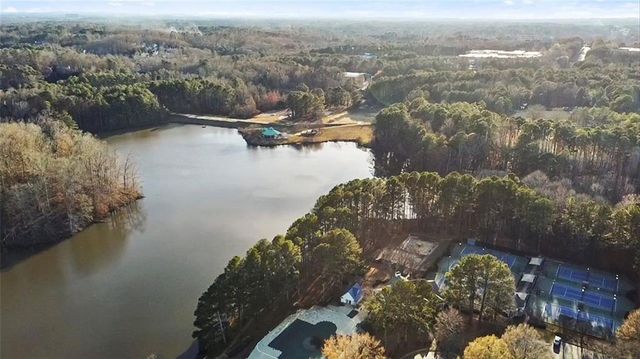 2349 Meadow Isle Lane, Lawrenceville, GA 30043