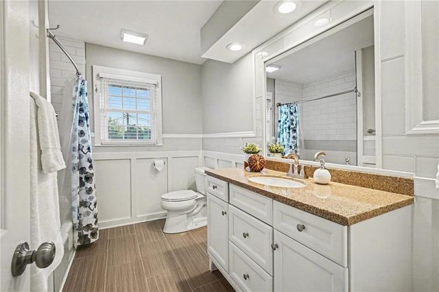 7201 W 99th Street, Overland Park, KS 66212