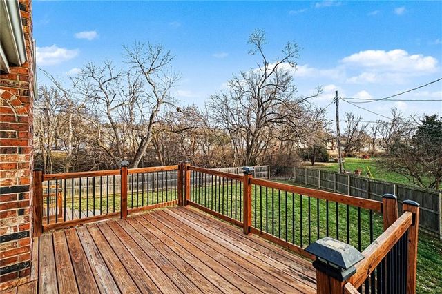 7201 W 99th Street, Overland Park, KS 66212