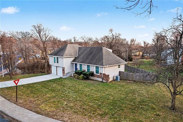 7201 W 99th Street, Overland Park, KS 66212