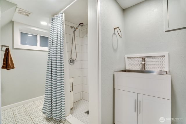 3820 S J Street, Tacoma, WA 98418