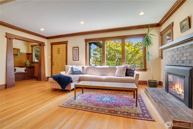 3820 S J Street, Tacoma, WA 98418