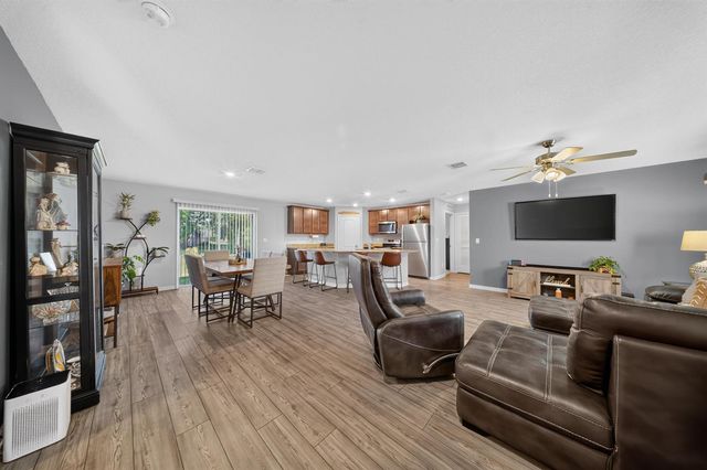 2916 SE Melaleuca Boulevard, Port Saint Lucie, FL 34952
