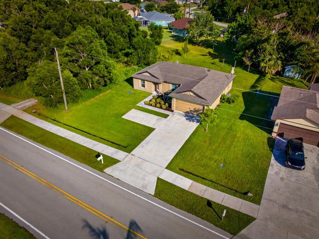 2916 SE Melaleuca Boulevard, Port Saint Lucie, FL 34952