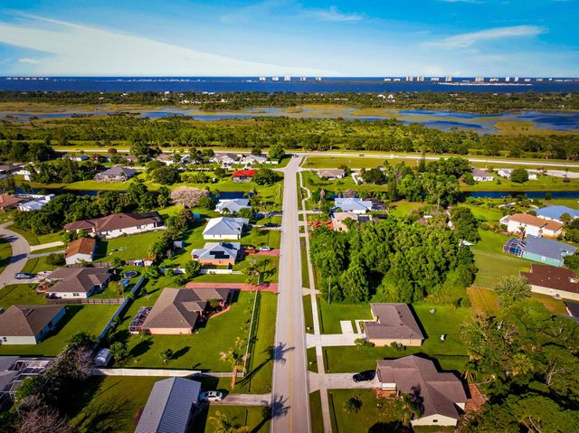 2916 SE Melaleuca Boulevard, Port Saint Lucie, FL 34952