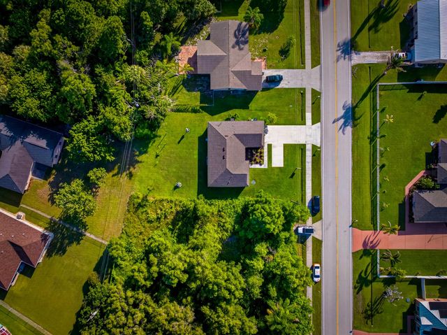2916 SE Melaleuca Boulevard, Port Saint Lucie, FL 34952