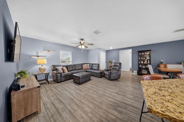 2916 SE Melaleuca Boulevard, Port Saint Lucie, FL 34952