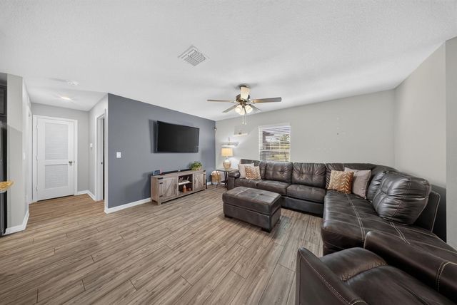 2916 SE Melaleuca Boulevard, Port Saint Lucie, FL 34952