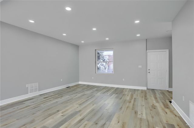 1418 Duss, Ambridge, PA 15003